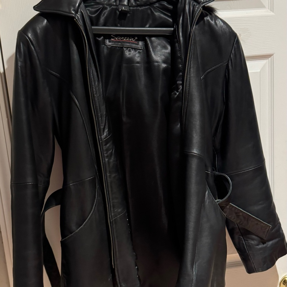 Sanzzini Lambskin coat sz L fox fur hood